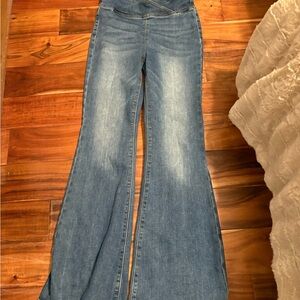 Women's risen  Blue Flared Jeans size 7/28‎